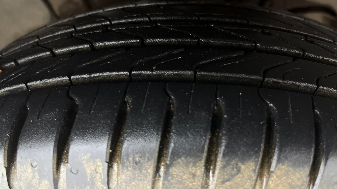 2016 Tata Tiago XZ PETROL, Petrol, Manual, 40,629 km, Right Front Tyre Tread