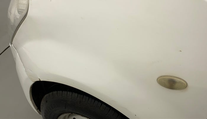 2010 Maruti Ritz LXI, Petrol, Manual, 50,387 km, Left fender - Slightly dented