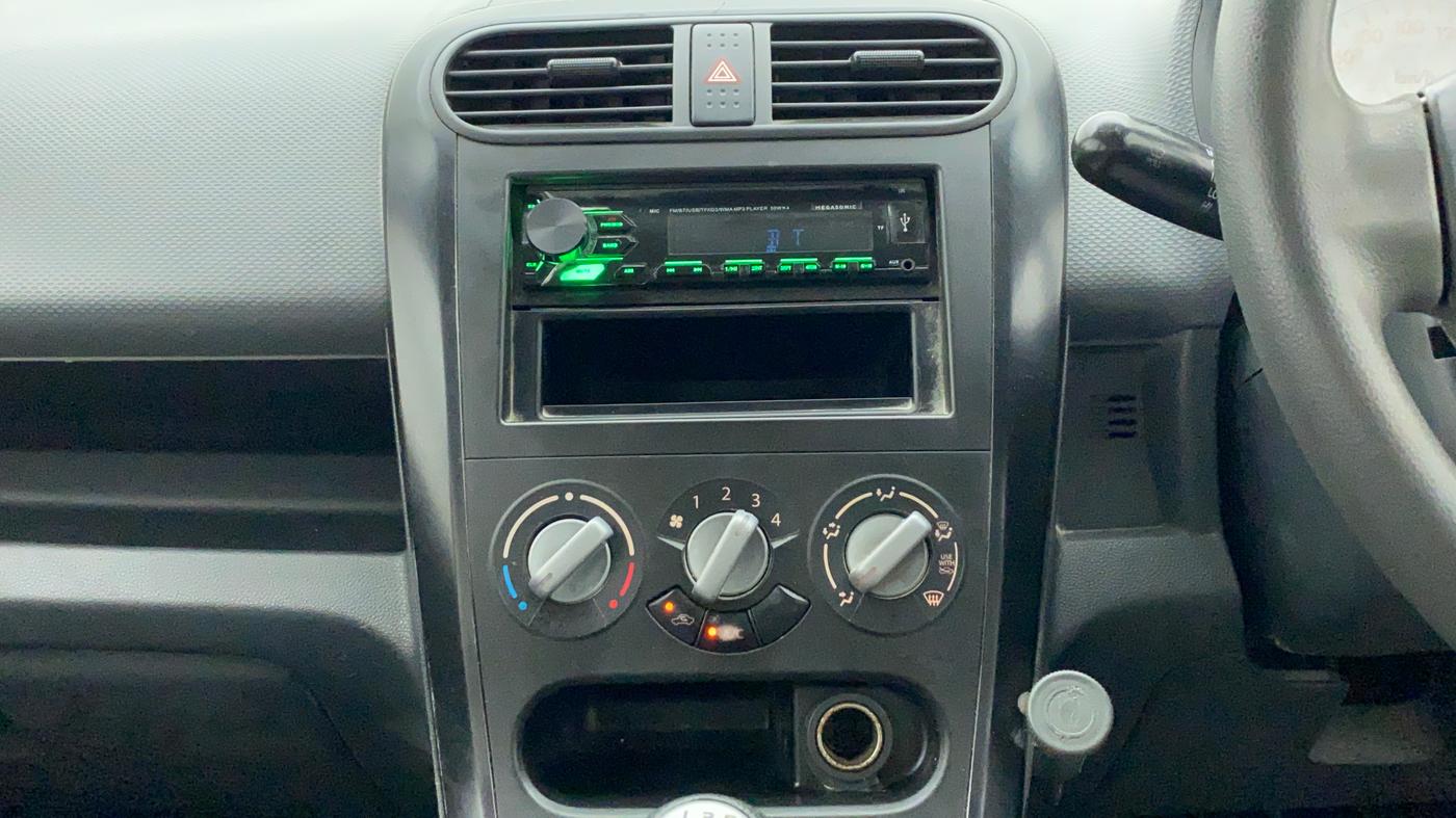 2010 Maruti Ritz LXI, Petrol, Manual, 50,387 km, Air Conditioner