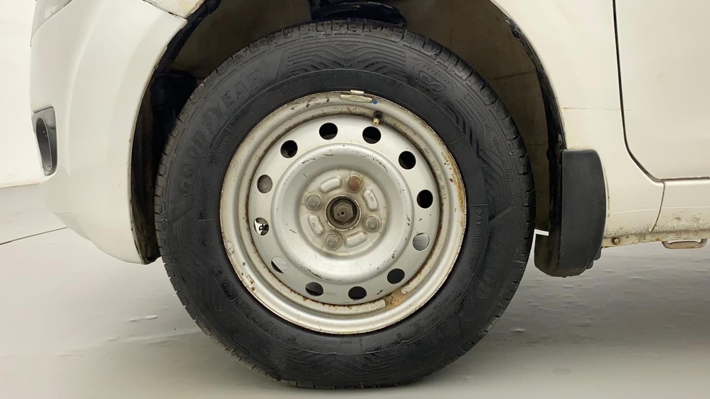 2010 Maruti Ritz LXI, Petrol, Manual, 50,387 km, Left Front Wheel