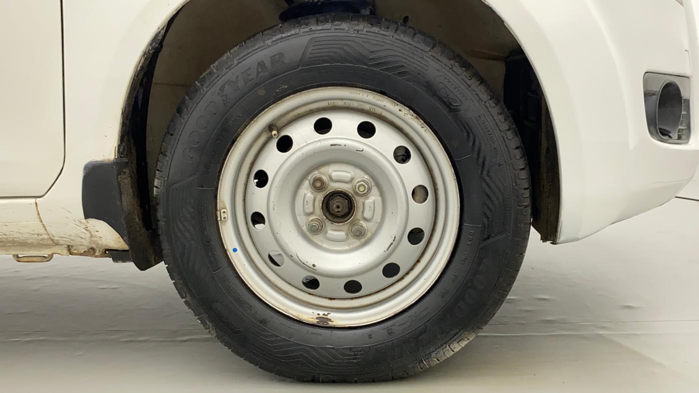 2010 Maruti Ritz LXI, Petrol, Manual, 50,387 km, Right Front Wheel