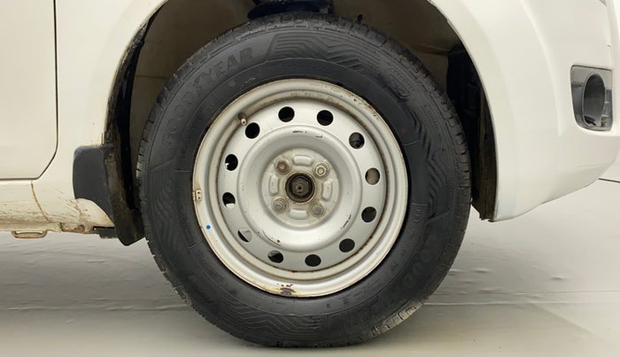 2010 Maruti Ritz LXI, Petrol, Manual, 50,387 km, Right Front Wheel
