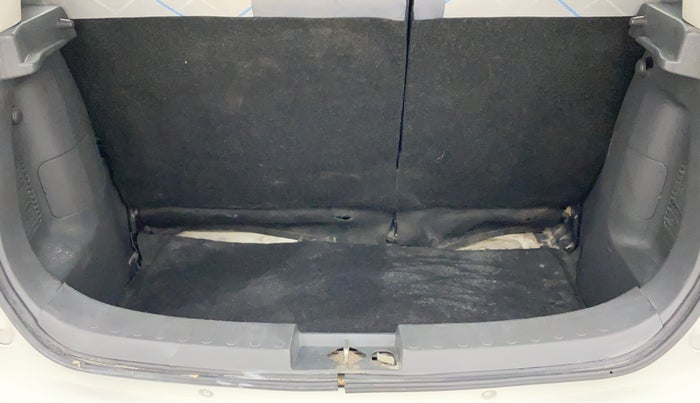 2010 Maruti Ritz LXI, Petrol, Manual, 50,387 km, Dicky (Boot door) - Parcel tray missing