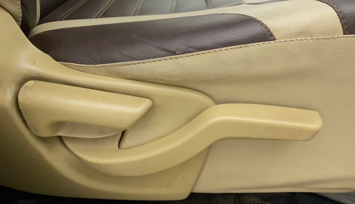 2014 Honda Brio VX MT, Petrol, Manual, 55,425 km, Driver Side Adjustment Panel