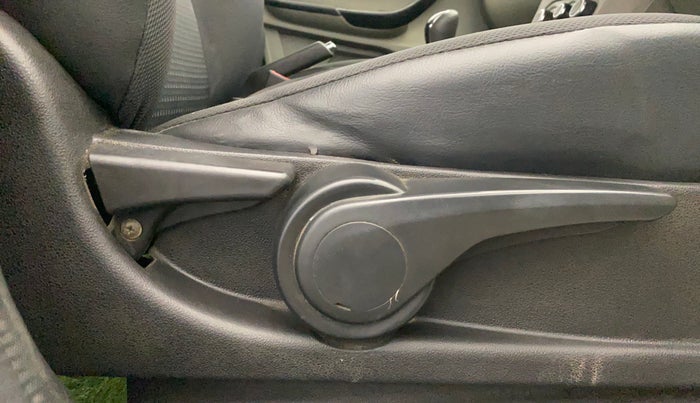 2019 Tata Tiago XZ PETROL, Petrol, Manual, 84,778 km, Driver Side Adjustment Panel