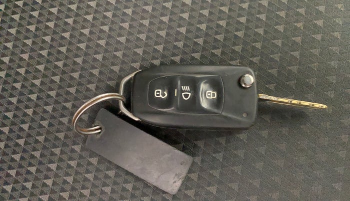 2019 Tata Tiago XZ PETROL, Petrol, Manual, 84,778 km, Key Close Up