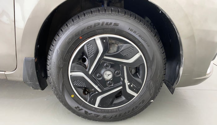 2017 Maruti Dzire VXI, Petrol, Manual, 53,119 km, Right Front Wheel