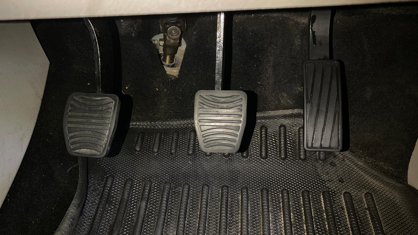 2021 Mahindra XUV300 W8 (O) 1.2 PETROL, Petrol, Manual, 44,993 km, Pedals