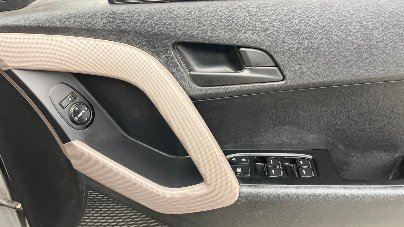 2017 Hyundai Creta E PLUS 1.6 PETROL, Petrol, Manual, 95,433 km, Driver Side Door Panels Control