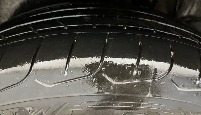 2017 Hyundai Creta E PLUS 1.6 PETROL, Petrol, Manual, 95,454 km, Left Rear Tyre Tread