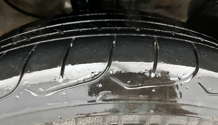 2017 Hyundai Creta E PLUS 1.6 PETROL, Petrol, Manual, 95,454 km, Right Front Tyre Tread