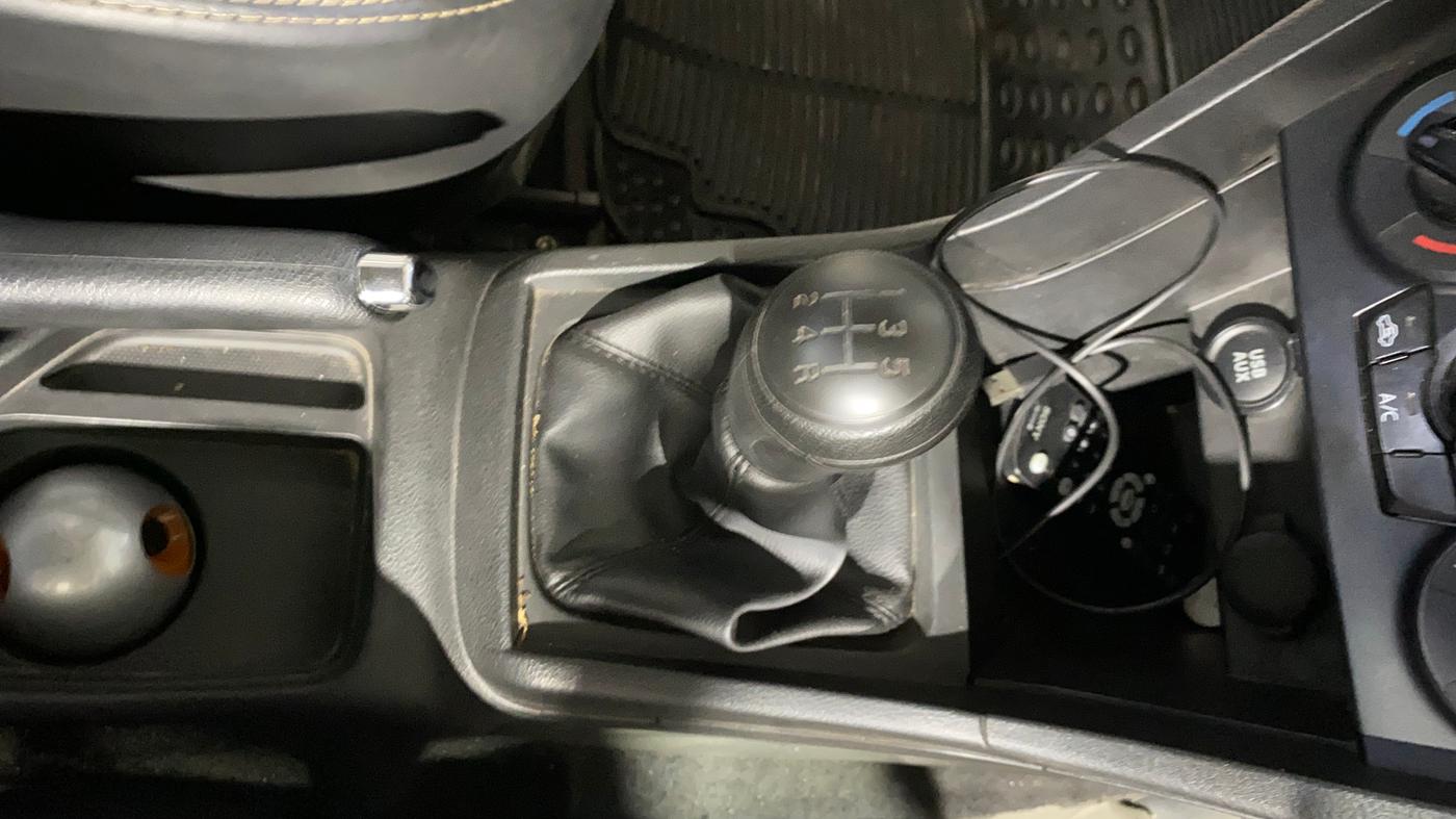 2022 Maruti Vitara Brezza LXI, Petrol, Manual, 24,214 km, Gear Lever