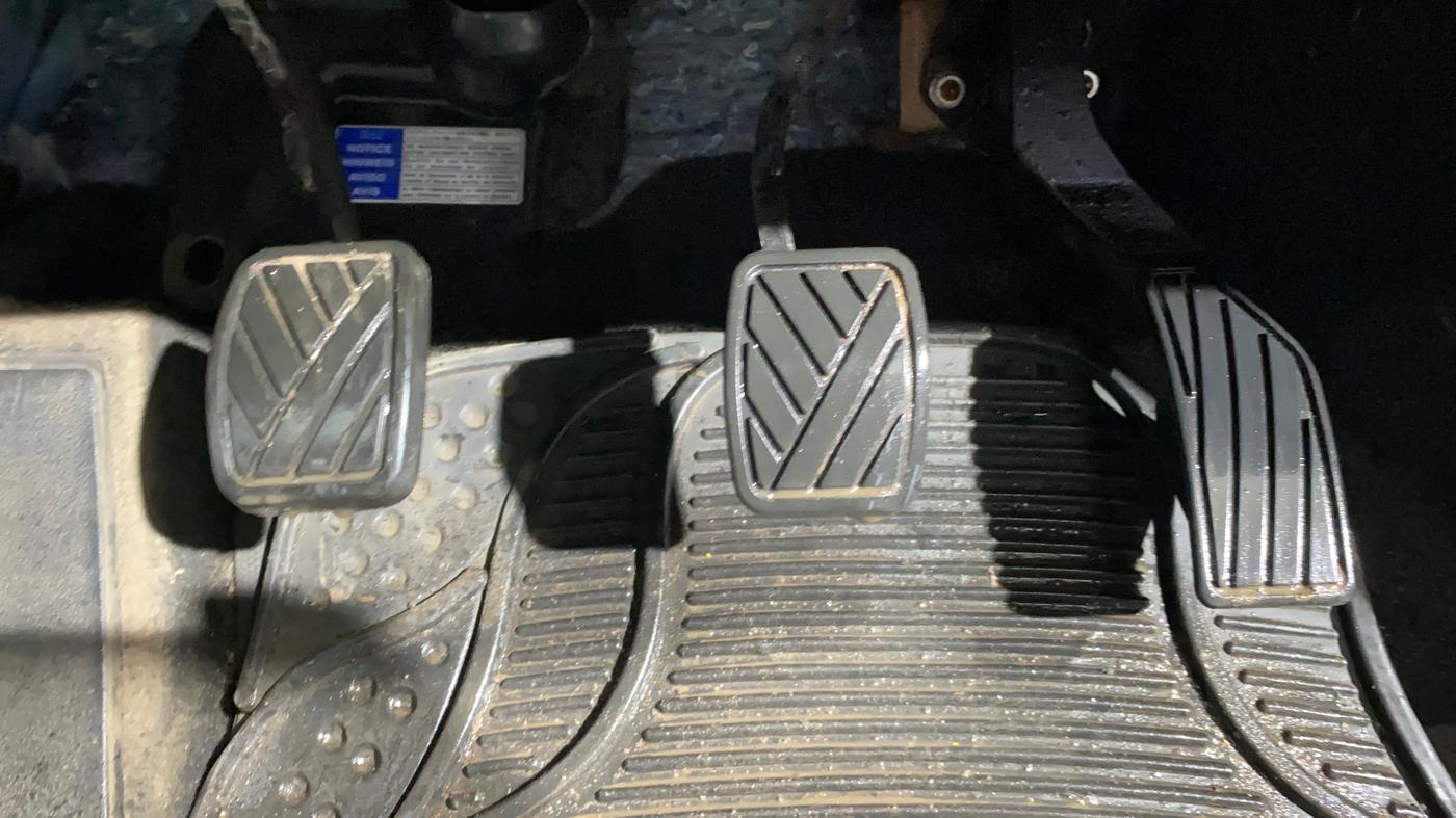 2022 Maruti Vitara Brezza LXI, Petrol, Manual, 24,214 km, Pedals