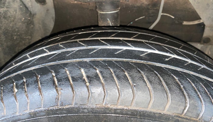 2022 Maruti Vitara Brezza LXI, Petrol, Manual, 24,214 km, Right Front Tyre Tread