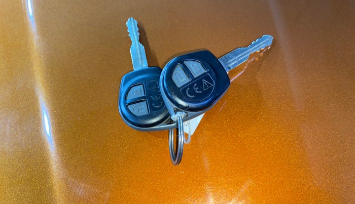 2022 Maruti Vitara Brezza LXI, Petrol, Manual, 24,214 km, Key Close Up