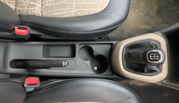 2018 Hyundai Grand i10 SPORTZ 1.2 KAPPA VTVT, Petrol, Manual, 1,02,176 km, Gear Lever