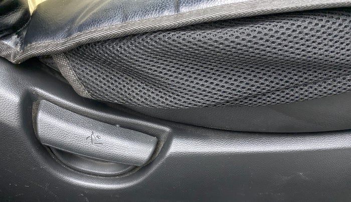 2018 Hyundai Grand i10 MAGNA 1.2 KAPPA VTVT, Petrol, Manual, 27,334 km, Driver Side Adjustment Panel