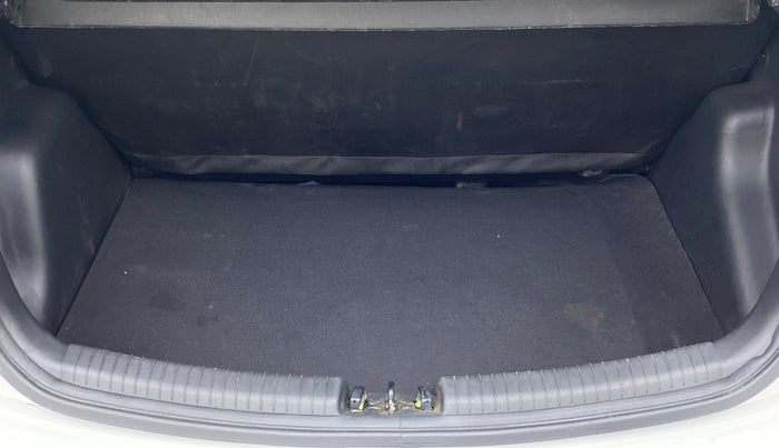 2018 Hyundai Grand i10 MAGNA 1.2 KAPPA VTVT, Petrol, Manual, 27,334 km, Boot Inside