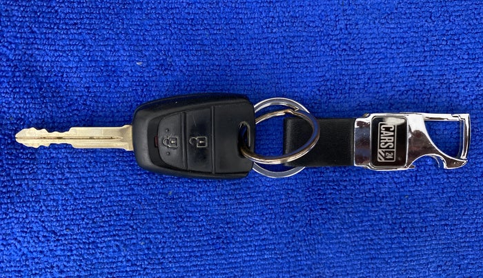 2018 Hyundai Grand i10 MAGNA 1.2 KAPPA VTVT, Petrol, Manual, 27,334 km, Key Close Up