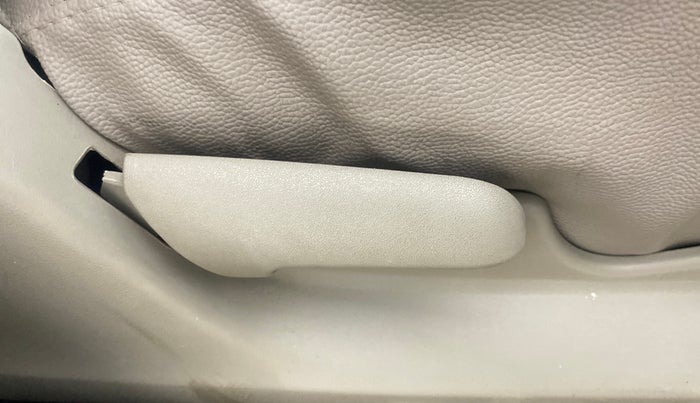 2017 Maruti Celerio VXI (O), Petrol, Manual, 56,741 km, Driver Side Adjustment Panel