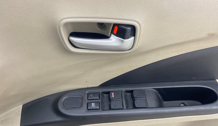 2017 Maruti Celerio VXI (O), Petrol, Manual, 56,741 km, Driver Side Door Panels Control