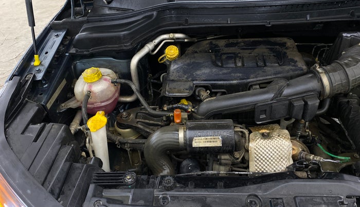 2020 Mahindra XUV300 W8 (O) 1.2 PETROL, Petrol, Manual, 26,537 km, Engine View - Right