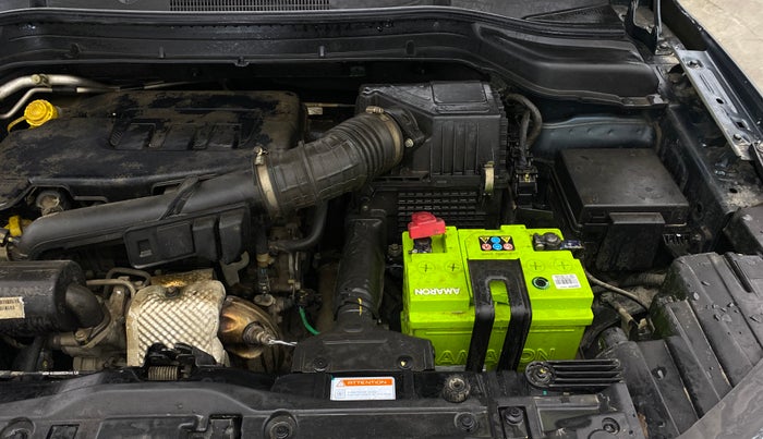 2020 Mahindra XUV300 W8 (O) 1.2 PETROL, Petrol, Manual, 26,537 km, Engine View - Left