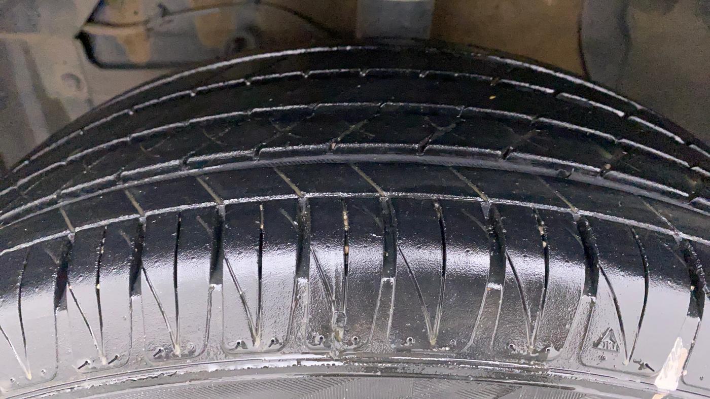 2022 Maruti BREZZA ZXI + SMART HYBRID, Petrol, Manual, 16,525 km, Left Front Tyre Tread