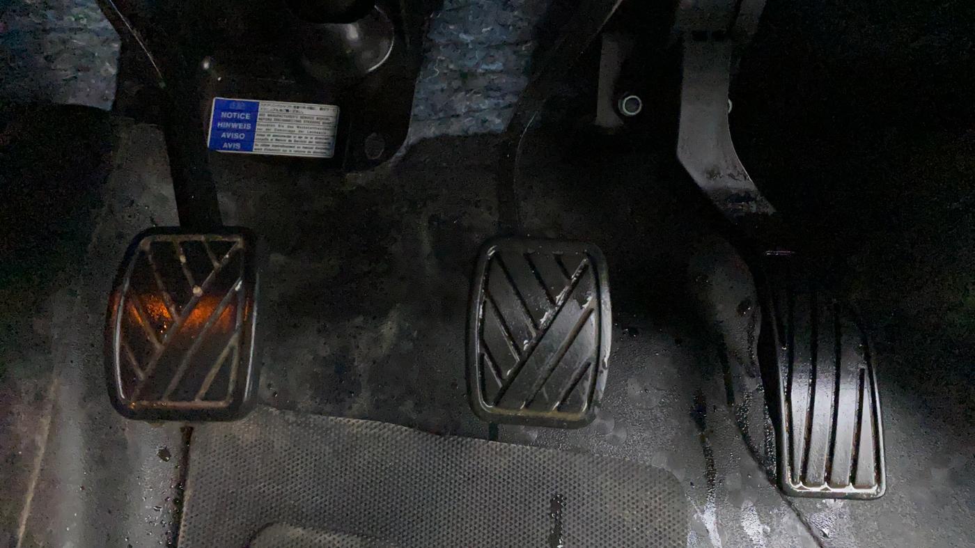 2022 Maruti BREZZA ZXI + SMART HYBRID, Petrol, Manual, 16,525 km, Pedals