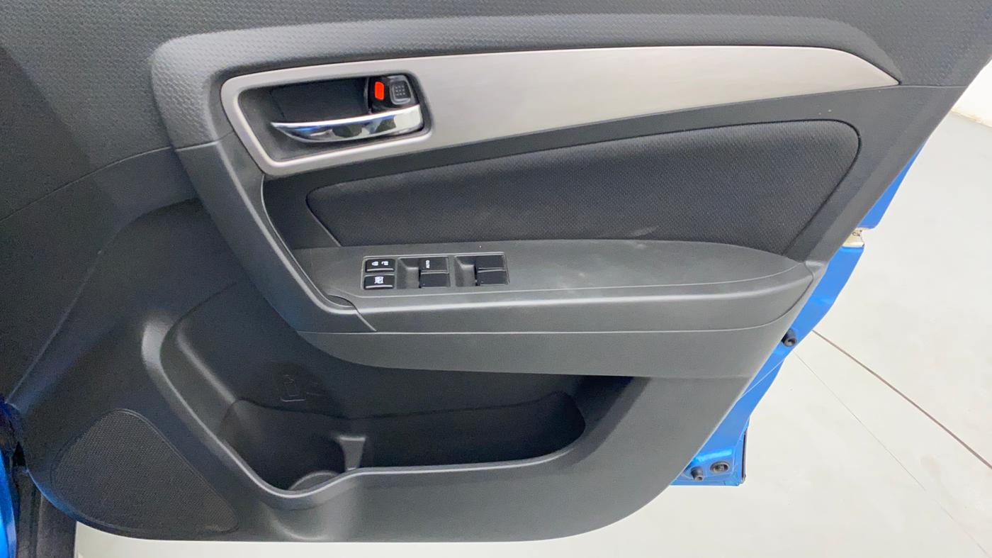2016 Maruti Vitara Brezza ZDI, Diesel, Manual, 89,093 km, Driver Side Door Panels Control