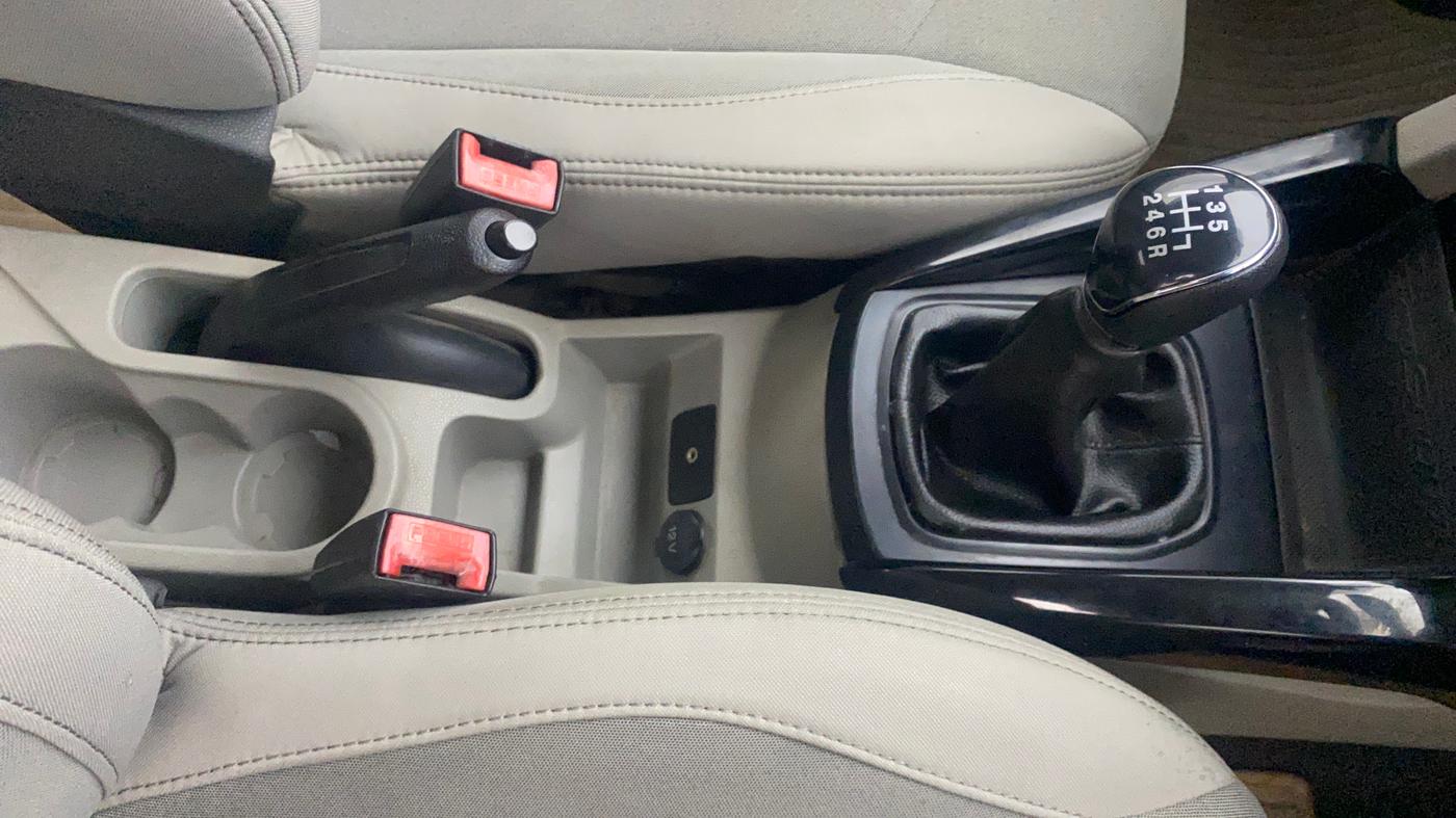 2013 Ford Ecosport TREND 1.5L DIESEL, Diesel, Manual, 1,36,530 km, Gear Lever
