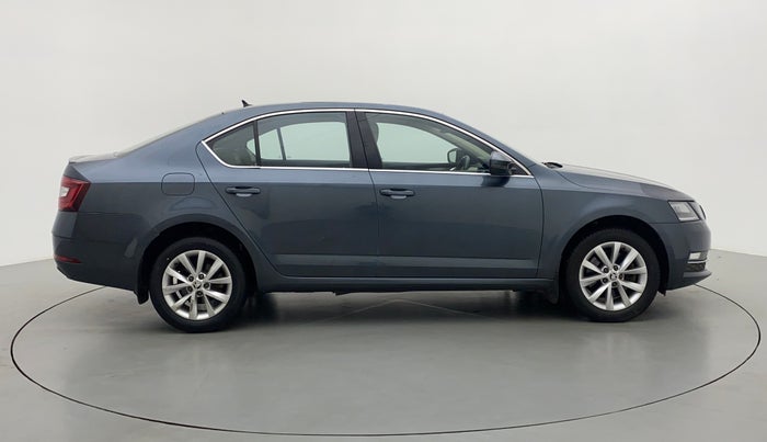 2017 Skoda Octavia STYLE PLUS AT 1.8 TSI, Petrol, Automatic, 80,119 km, Right Side