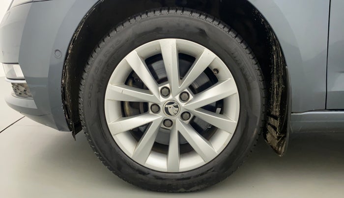 2017 Skoda Octavia STYLE PLUS AT 1.8 TSI, Petrol, Automatic, 80,119 km, Left Front Wheel