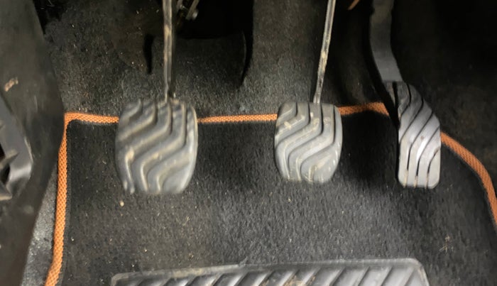 2017 Renault Kwid CLIMBER 1.0, Petrol, Manual, 75,069 km, Pedals