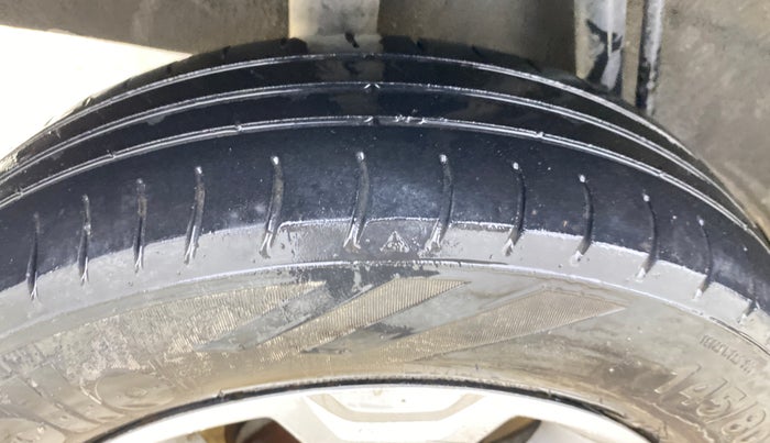 2017 Renault Kwid CLIMBER 1.0, Petrol, Manual, 75,069 km, Right Rear Tyre Tread