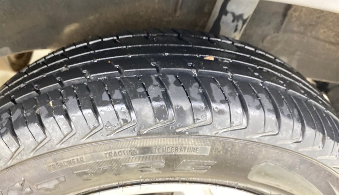 2017 Renault Kwid CLIMBER 1.0, Petrol, Manual, 75,069 km, Left Rear Tyre Tread