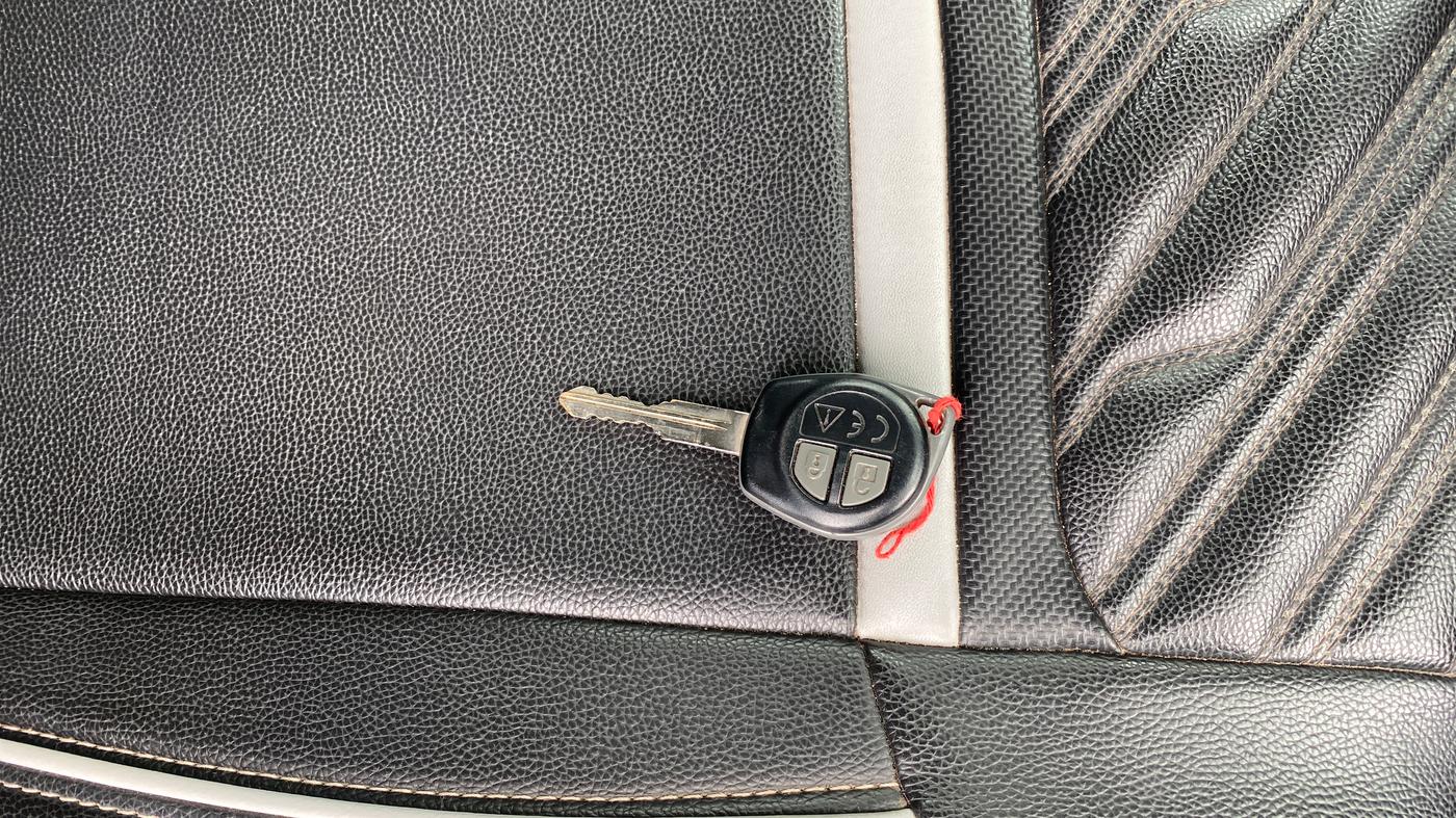 2021 Maruti Swift VXI, Petrol, Manual, 43,815 km, Key Close Up