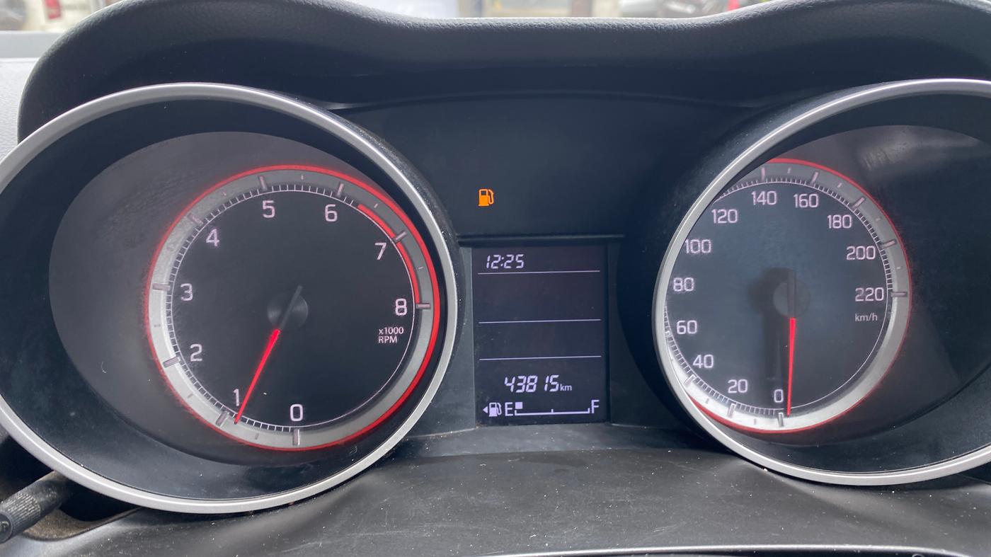 2021 Maruti Swift VXI, Petrol, Manual, 43,815 km, Odometer Image