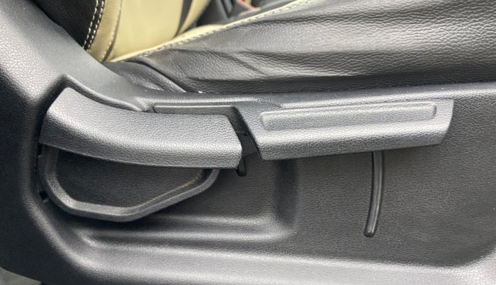 2021 Hyundai VENUE SX 1.5 CRDI, Diesel, Manual, 54,146 km, Driver Side Adjustment Panel