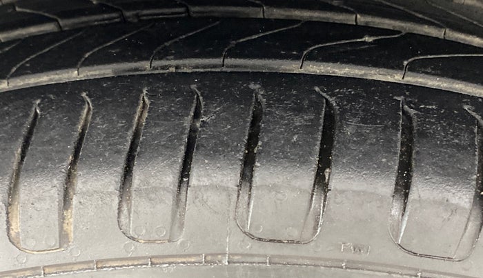 2021 Hyundai VENUE SX 1.5 CRDI, Diesel, Manual, 54,146 km, Left Front Tyre Tread