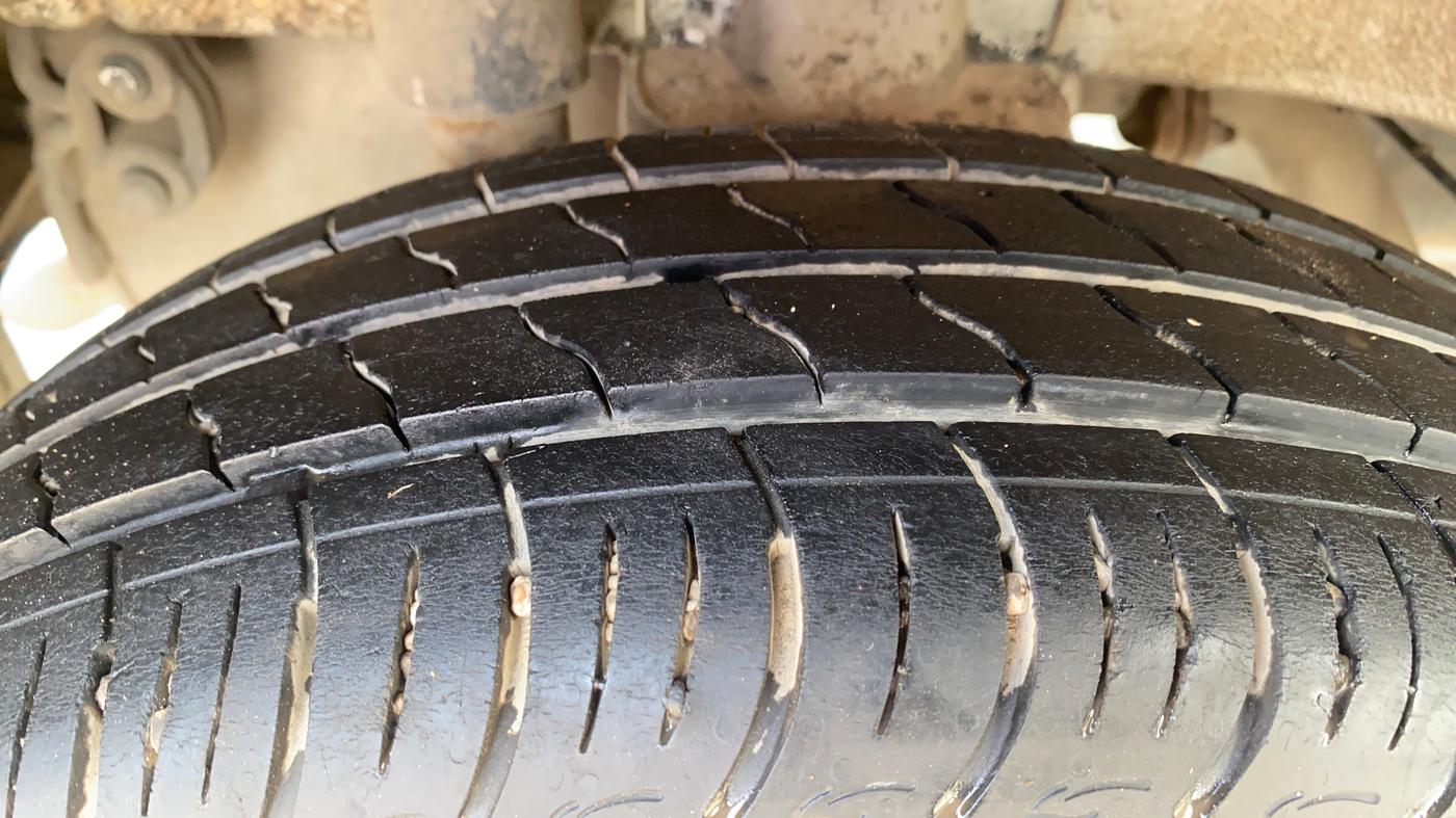 2020 Mahindra KUV 100 NXT K2+ P 6 STR, Petrol, Manual, 77,172 km, Right Rear Tyre Tread
