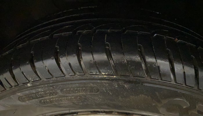 2017 Hyundai Elite i20 SPORTZ 1.2, CNG, Manual, 71,229 km, Left Front Tyre Tread