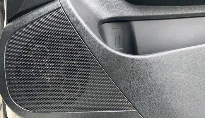 2014 Maruti Swift VXI D, Petrol, Manual, 63,283 km, Speaker