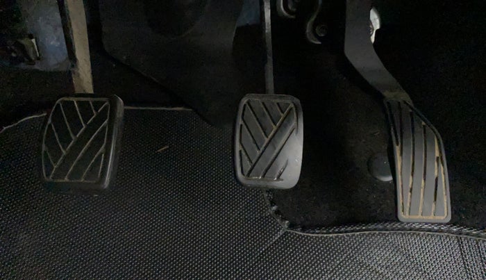 2014 Maruti Swift VXI D, Petrol, Manual, 63,283 km, Pedals