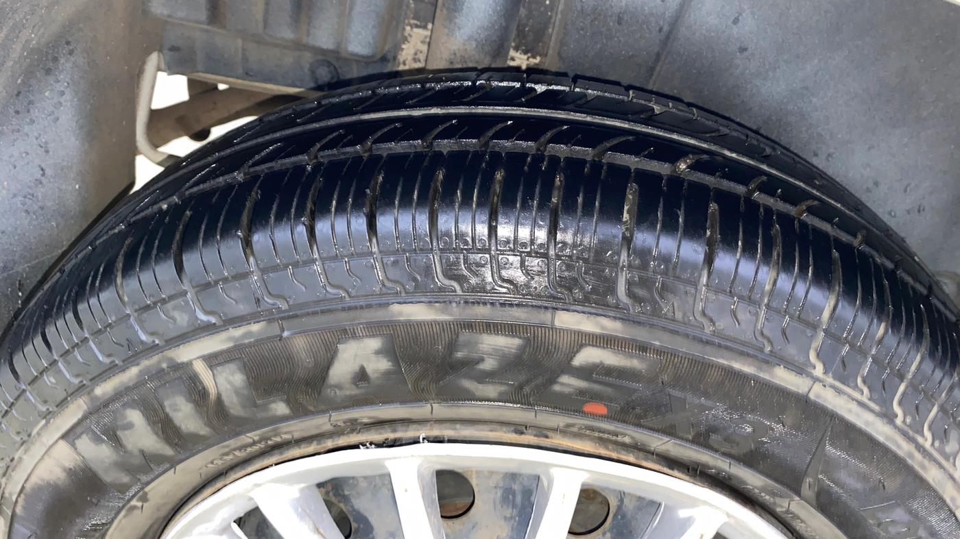 2016 Maruti Swift VXI, Petrol, Manual, 47,741 km, Right Rear Tyre Tread