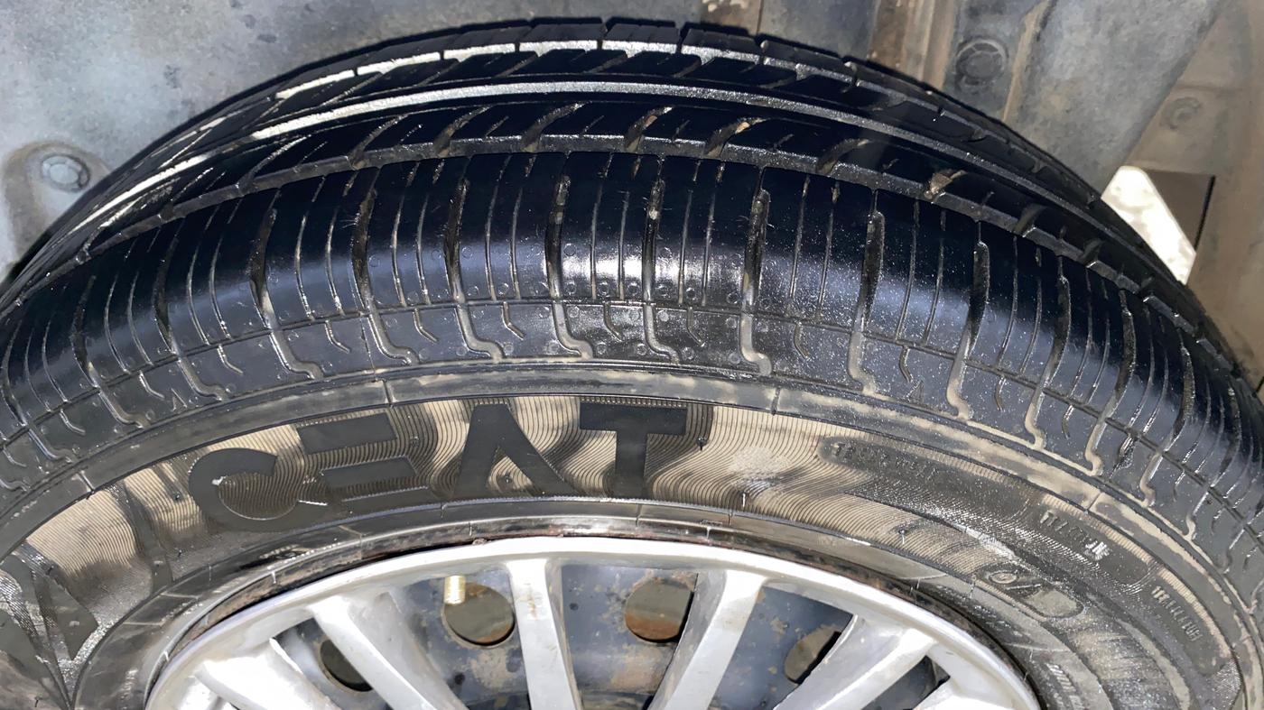 2016 Maruti Swift VXI, Petrol, Manual, 47,741 km, Left Rear Tyre Tread