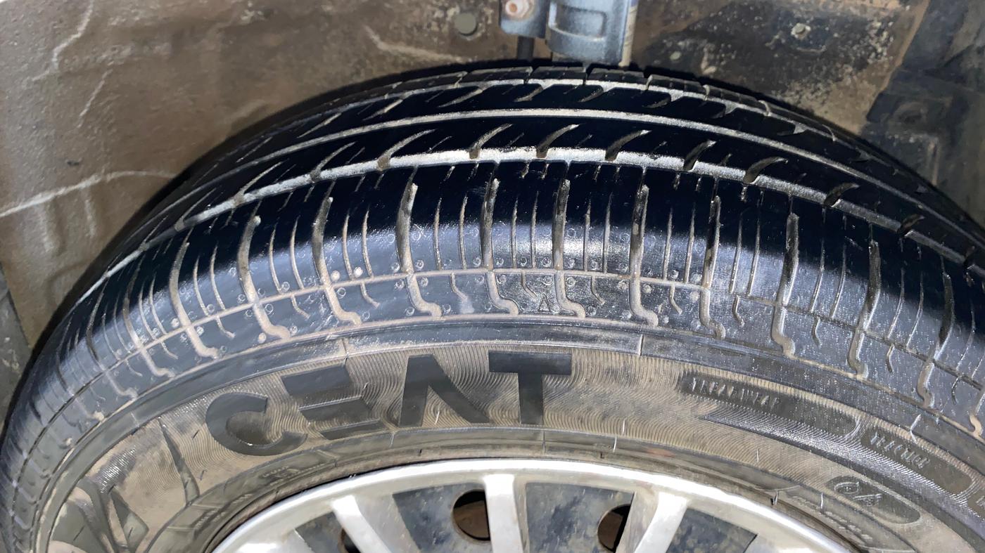 2016 Maruti Swift VXI, Petrol, Manual, 47,741 km, Right Front Tyre Tread