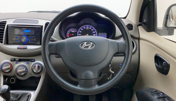 2016 Hyundai i10 MAGNA 1.1, Petrol, Manual, 71,197 km, Steering Wheel Close Up