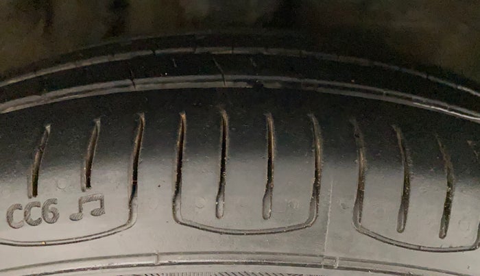 2016 Hyundai i10 MAGNA 1.1, Petrol, Manual, 71,197 km, Right Front Tyre Tread