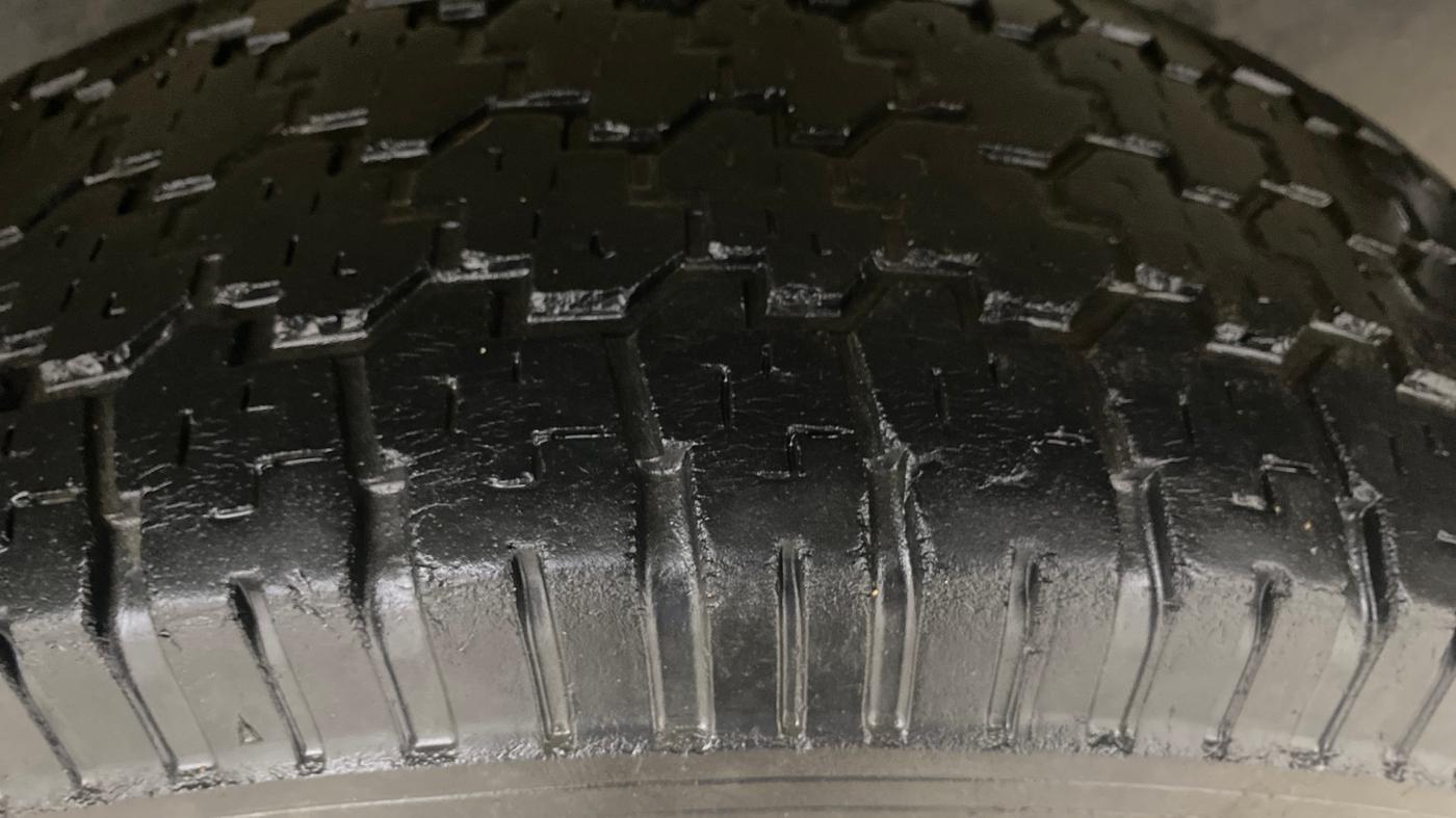 2021 Mahindra Bolero B4, Diesel, Manual, 67,014 km, Left Rear Tyre Tread
